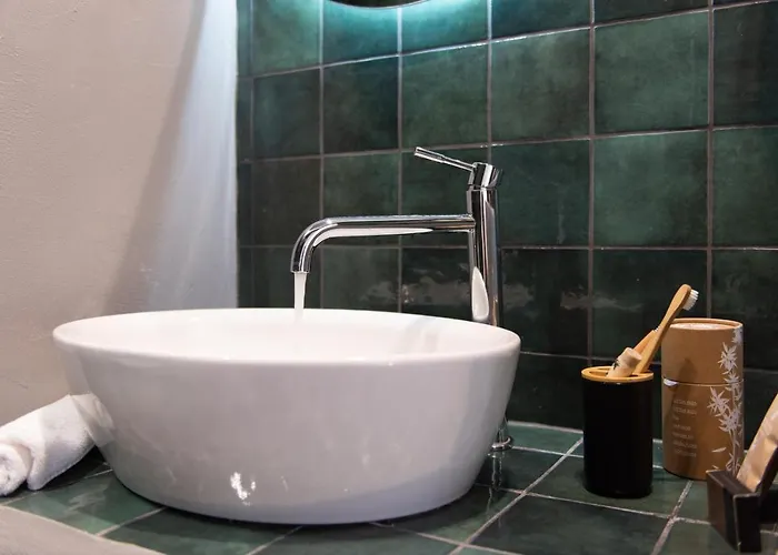 The Be House Ano Petali